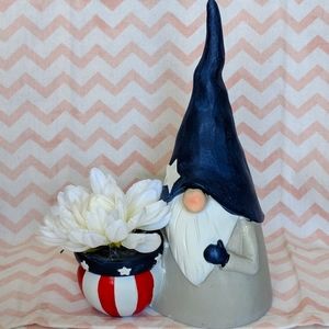 New - Patriotic Gnome with Faux Flower in pot - 8 1/2"
